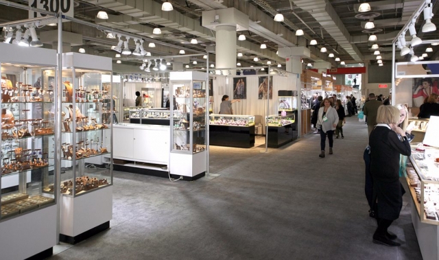 American Fixture & Display showcases at a trade show